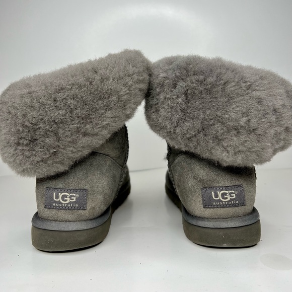 Mini Bailey Button II Genuine Shearling Boot
UGG 7 - Picture 4 of 13
